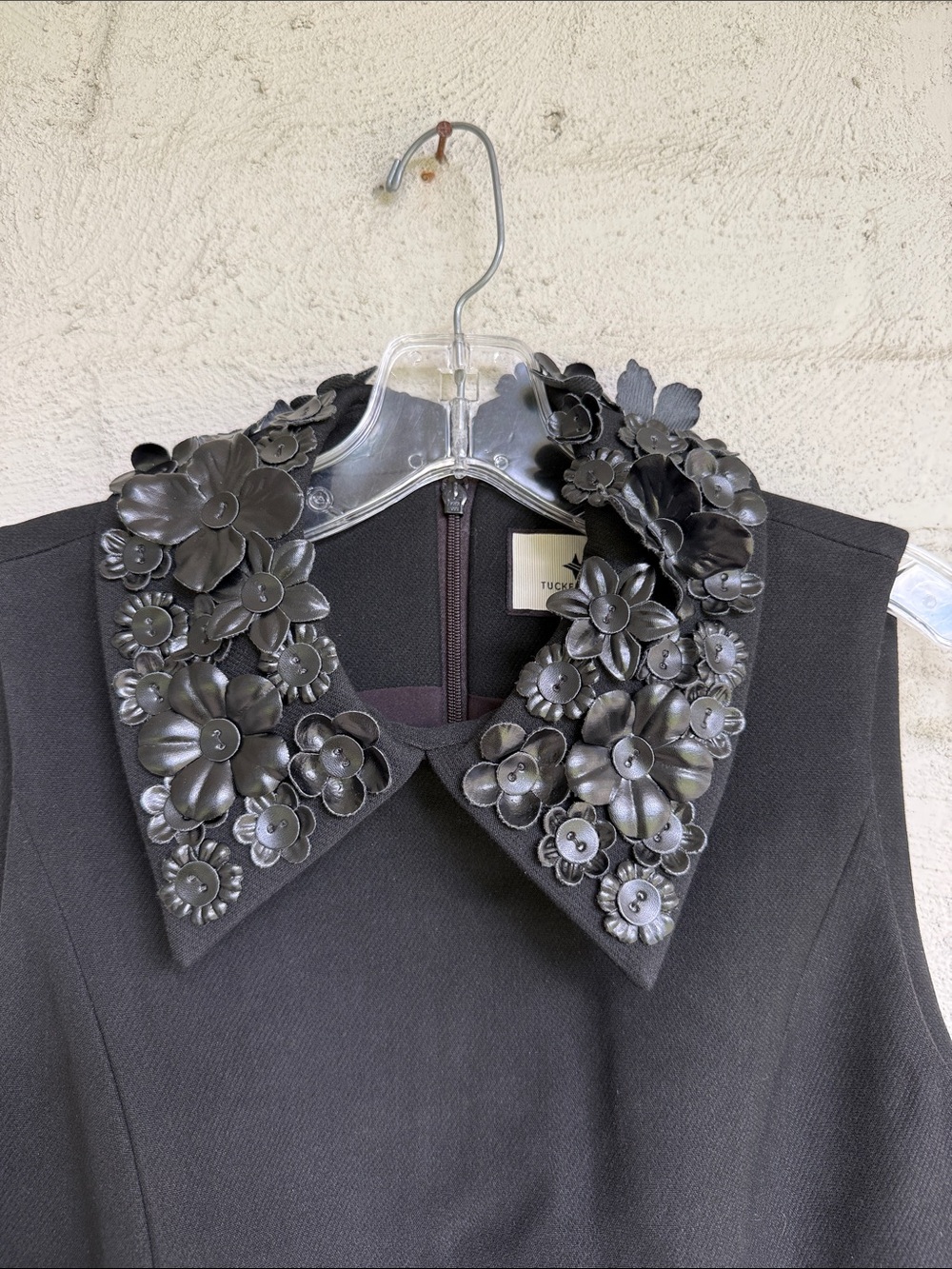 NWT Tuckernuck Helena Black Floral Applique Collar Sleeveless Sheath Midi Size S - Picture 3 of 14